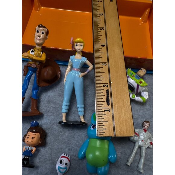 Disney Pixar Toy Story 4 My Busy Books Set with 9 Figurines Storybook & Playmat - Picture 5 of 13
